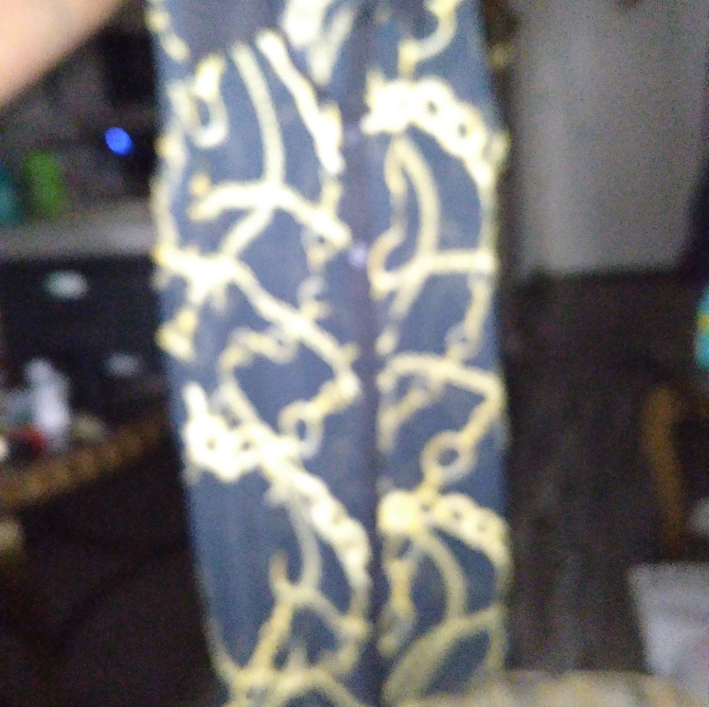 shirt - Picture 2 of 4